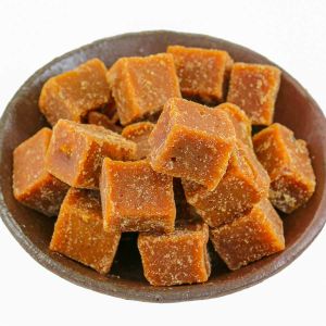 Jaggery Square (1 Kg)